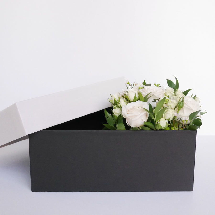 White flower bouquet - Gift box add on
